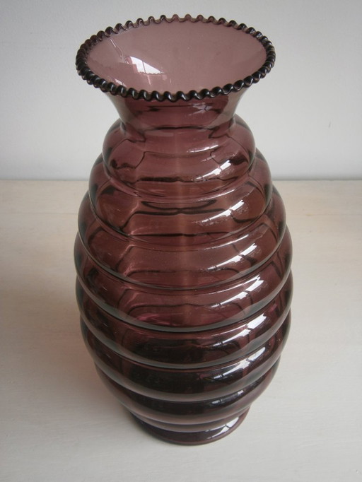 Art Deco Doyen vase, purple glass, 1930s, High 29.5 cmmm