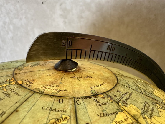 Image 1 of Vintage wereldbol ‘Colomb’ / verlichting - glas