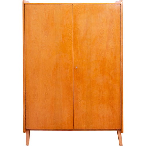 Armoire vintage en hêtre par František Jirák pour Tatra Nábytok, Tchécoslovaquie 1960