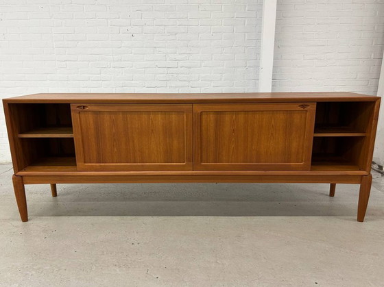 Image 1 of Deens teak dressoir H.W. Klein Bramin