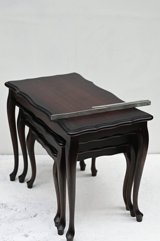 Image 1 of Antieke set van 3 bijzettafels.