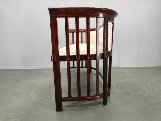 Image 1 of Toegeschreven aan Josef Hoffmann: Beukenhouten sofa, Weense Secession, jaren 1920
