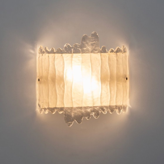 Image 1 of Par de apliques de pared modernos en cristal de Murano italiano y latón con forma de glaciar.