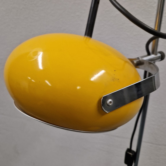 Image 1 of Vintage vloerlamp gele vloerlamp jaren 60 jaren 70
