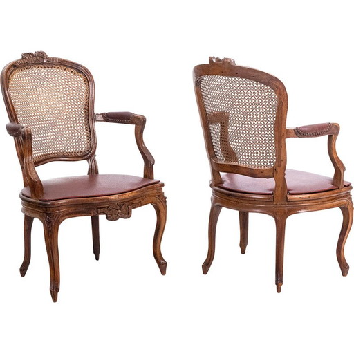 Paar vintage "cabriolet" fauteuils in walnoot en rietwerk, Frankrijk 1760