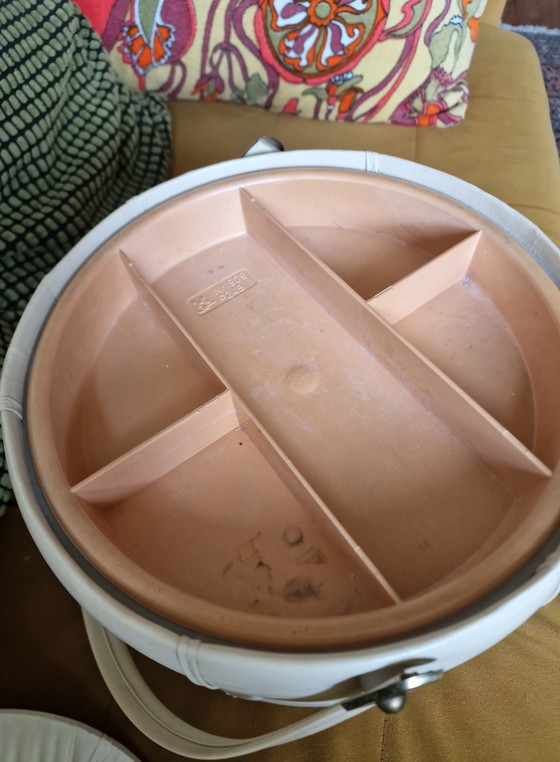 Pouf da cucito, vintage, in similpelle – Oggetti decorativi, Mdf, Plastic (photo 6 of 9)