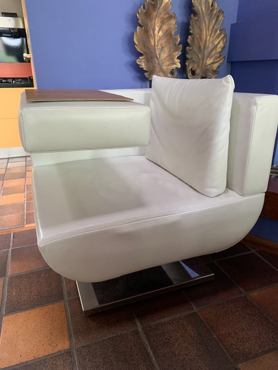 Image 1 of Sillón de diseño Jori Chillap de cuero Konia blanco