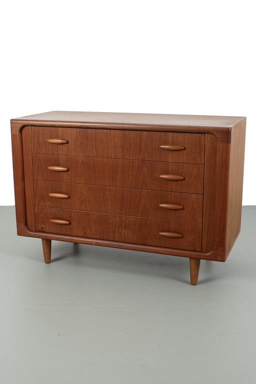 Vintage Dyrlund chest of drawers