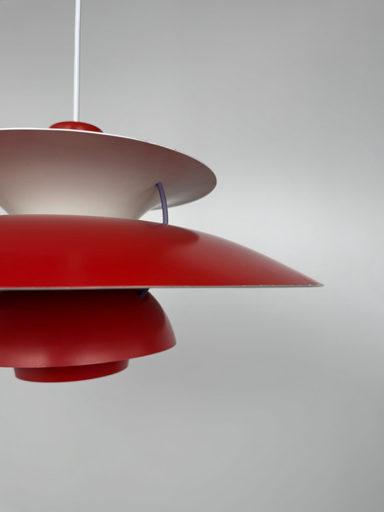 Image 1 of Lampada a sospensione Louis Poulsen PH 5 – Iconica classica del design danese in rosso