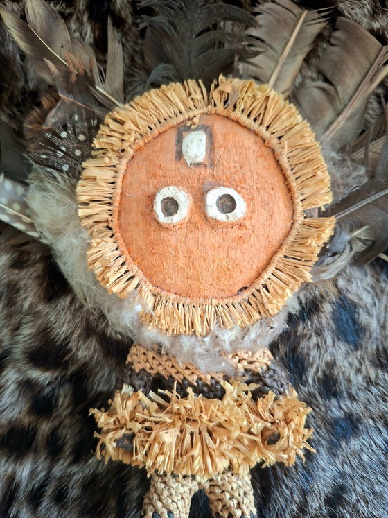 Image 1 of Afrikaanse tribale kunst: Maasai-schild en Pende-ritueelfiguur - Decoratie