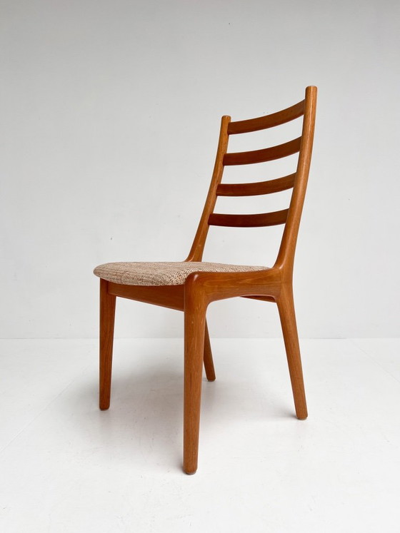Conjunto de sillas danesas con patas torneadas de JK Mobler, década de 1970. – Sillas de comedor, Textile (photo 7 of 15)