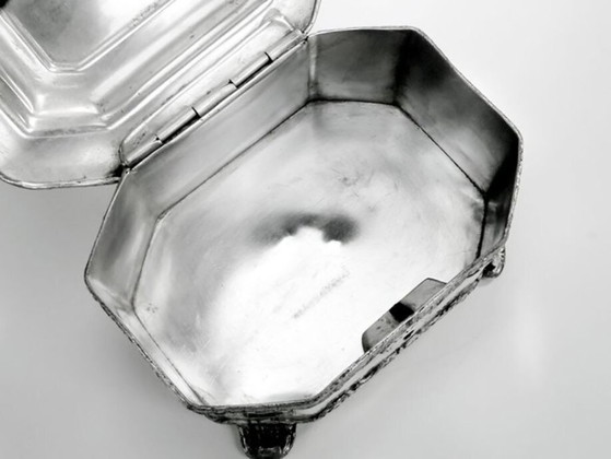 Bonboniere aus dem 19. Jahrhundert von Fraget, Warschau, Polen, 1850 – Dekorative Objekte, Metal, Silver (photo 7 of 18)