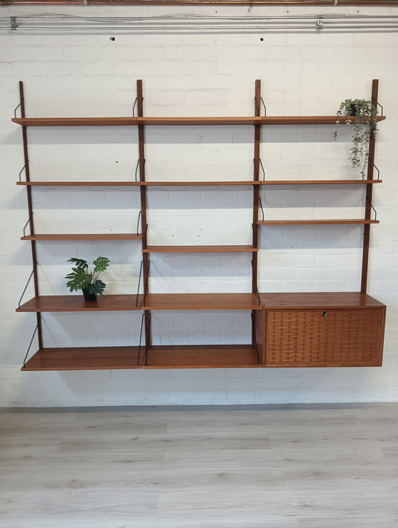 Image 1 of Poul cadovius voor CADO, wandsysteem 
