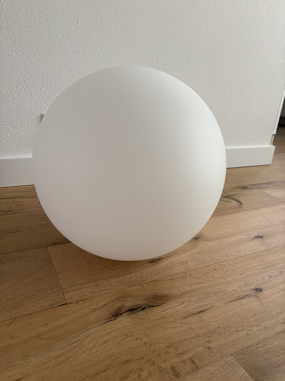 Ilu Plastic Sphere Lamp – Table lamps, Glass (photo 2 of 5)