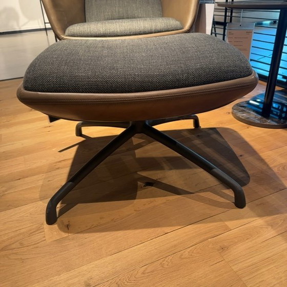 Image 1 of Eyye Puuro fauteuil met poef