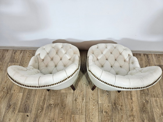 Chesterfield Armchairs, England, 1960s, Set of 2 – Leather, Wood (photo 11 of 15)