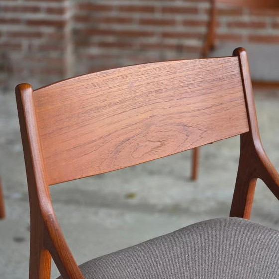 4 Vestervig Eriksen, vintage 1960s Danish dining chairs, Eriksen (Vestervig), Chairs and lounge chairs, Wool (photo 6 of 15)
