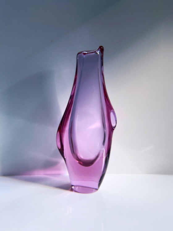 Image 1 of Vintage Vase Böhmen Alexandrit Glas Miroslav Klinger Neodym Zelezny Brod ZBS Železnobrodské sklárny Flieder Rosa Hellblau
