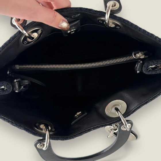 Dior borsa satchel Diorissimo media in tweed metallico con patch – Borse a spalla, Pelle (photo 26 of 32)