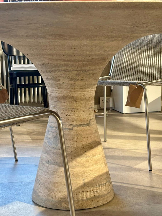 Image 1 of Alinea Angelo M Table de repas 160 Diamètre Argent Travertino