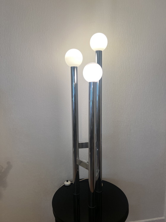 Duitse vintage vloerlamp in Space Age-stijl, gemaakt van glas en metaal, jaren 70. – spaceage, Vloerlampen (photo 3 of 12)