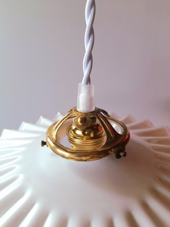 Image 1 of Suspension en Opaline Plissée 1950