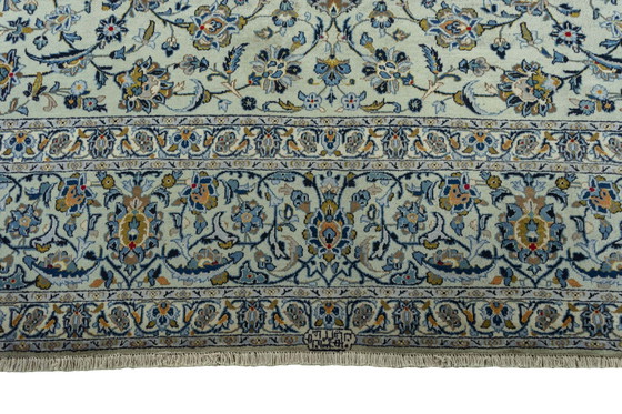 Image 1 of Signed Kashan cork - 397 x 306 cm - Pistachio green