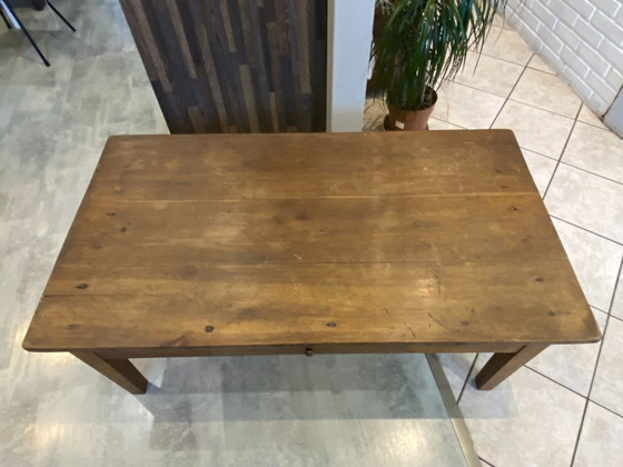 Image 1 of Tavolino rustico da caffè in rovere massello con 1 cassetto, circa 1930