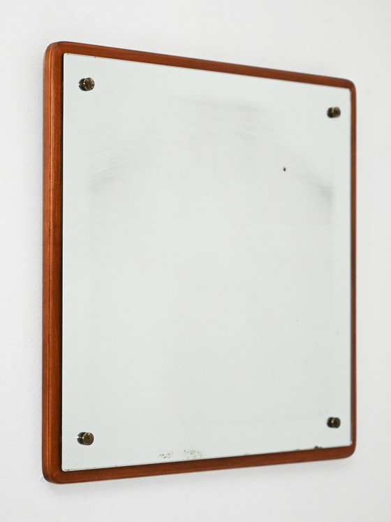 Image 1 of Scandinavische vierkante teakhouten spiegel uit de jaren 60-70.
