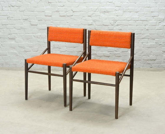 Set aus 4 Esszimmerstühlen aus Wengé-Holz mit orangefarbenem Bouclé-Stoffbezug. Niederlande, 1960er Jahre. (photo 5 of 13)