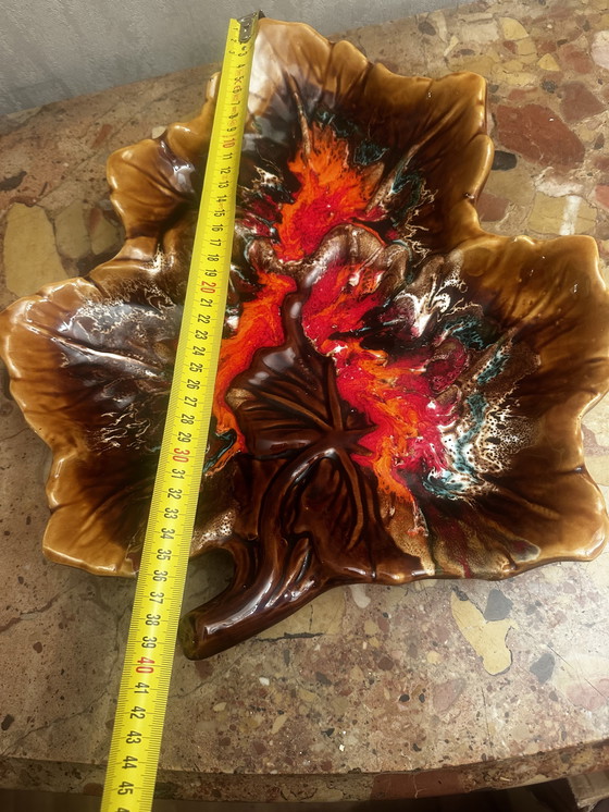 Image 1 of Vintage keramische fruitschaal of zaklepel Barbotine in blad toegeschreven aan Vallauris - 35/40 cm