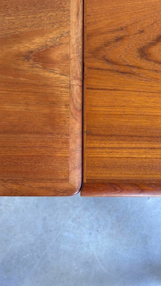 Image 1 of Table de salle à manger vintage en teck carré