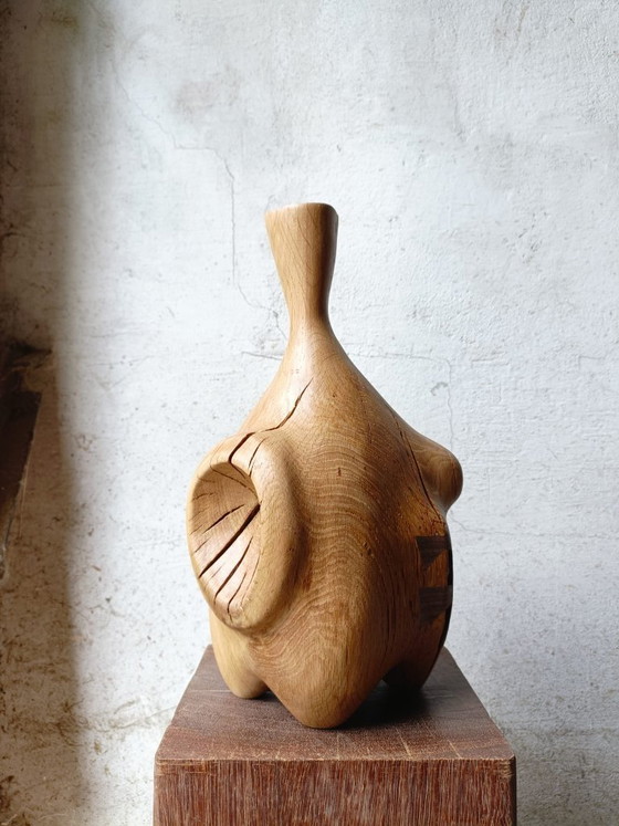 Image 1 of Vase / sculpture en chêne massif sculpté