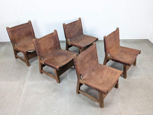 Ensemble de 5 chaises espagnoles en cuir et en chêne, style Paco Muñoz, années 1960
