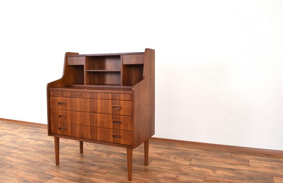 Image 1 of Mid Century Deense notenhouten secretaire, 1960S.