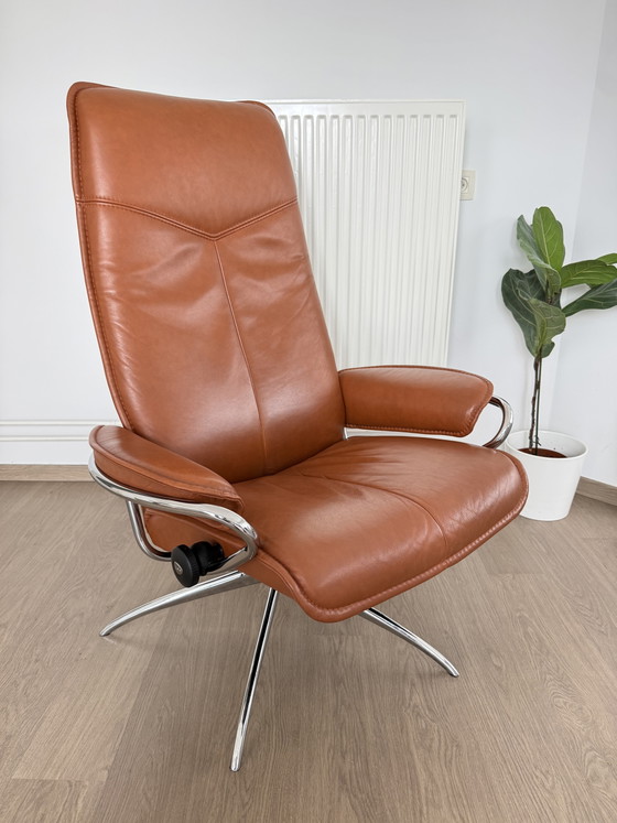 Stressless City High Back - Luxe Model - Heerlijk Comfort – Verstelbare relaxstoel, Aluminium, Leather (photo 5 of 10)