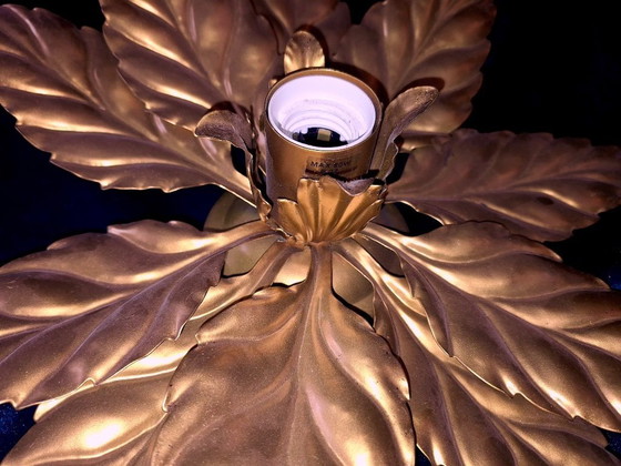 Image 1 of Lámpara de techo florentina chapada en oro de mediados de siglo, diseñada por Hans Kögl en la década de 1960.