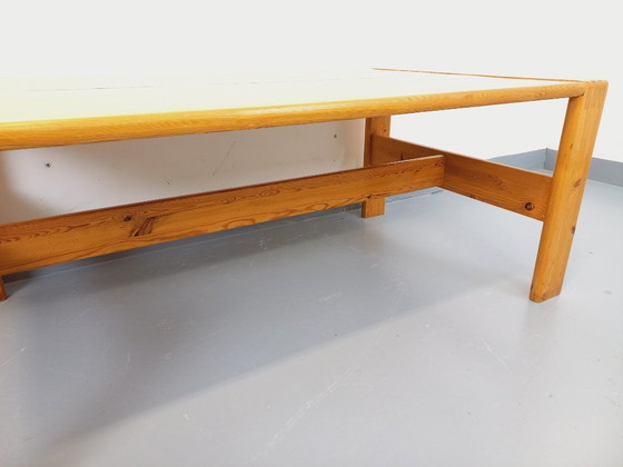 Image 1 of Grote vintage salontafel van massief grenenhout uit de jaren 70/80.