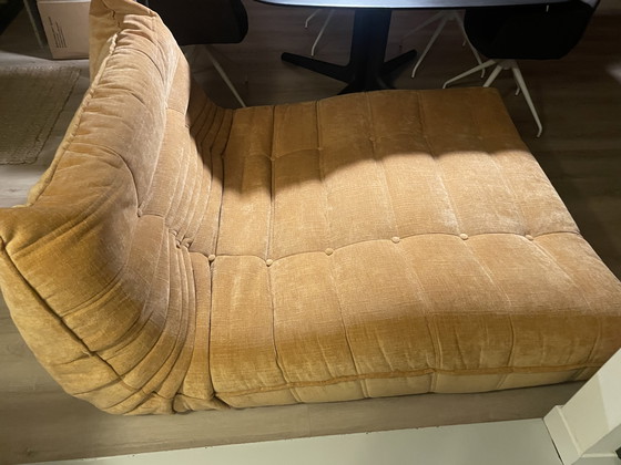 Image 1 of Loungebank