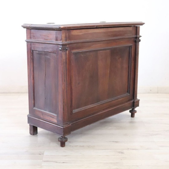 Image 1 of Aufbewahrungsbuffet aus Walnussholz, Brennholzhalter, Italien, Ende des 19. Jahrhunderts