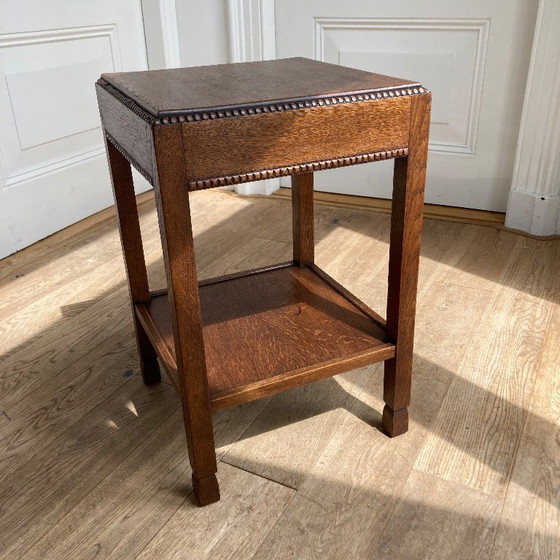 Image 1 of Mesa auxiliar Art Decó. Escuela de Amsterdam.