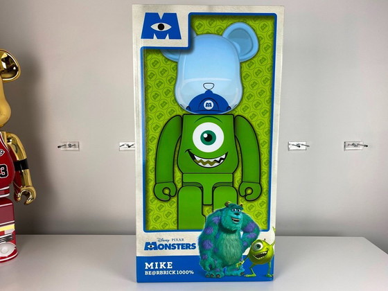 Image 1 of Bearbrick Disney Pixar Monsters & Co. MIKE versione 1000% MEDICOM toys