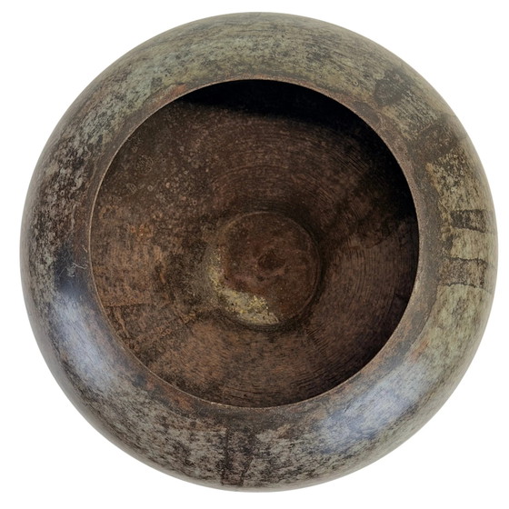 Par de vasijas indias de bronce con tapa y pátina oscura, circa 1920–1960 – Objetos decorativos, Bronze (photo 7 of 11)