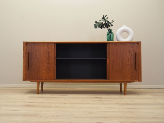 Image 1 of Buffet en chêne, design danois, années 1960, production : Danemark