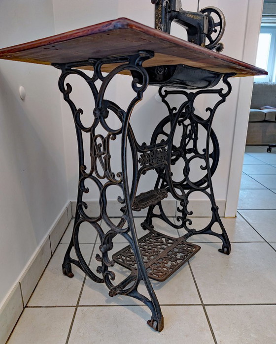 Ancien meuble de machine à coudre (circa 1900), Rothmann, Tables d'appoint, Fonte, Bois, Noir (photo 11 sur 12)