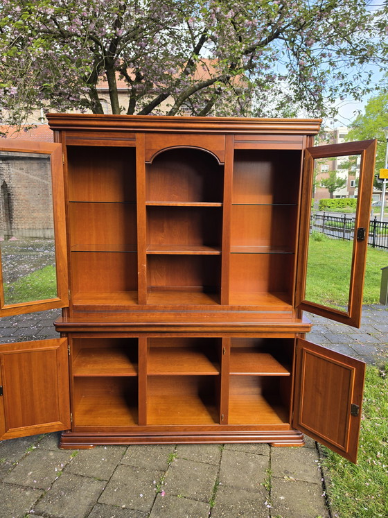 Image 1 of Vetrina espositiva classico-moderna in buone condizioni.