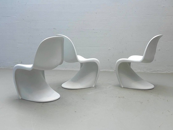 Chaises Vitra Panton de Verner Panton – Fauteuils d'appoint, Plastic (photo 3 of 8)
