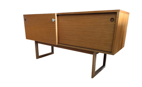 Image 1 of Vintage dressoir met schuifdeuren 