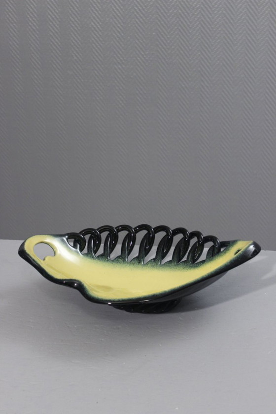 Image 1 of Grande coupe à fruits vintage faïence tressée Ceramidi Marseille France 1950s