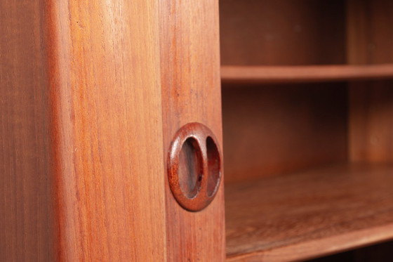 Image 1 of Deens teakhouten dressoir model 42 van Harry Østergaard voor Randers Mobelfabrik 1960.